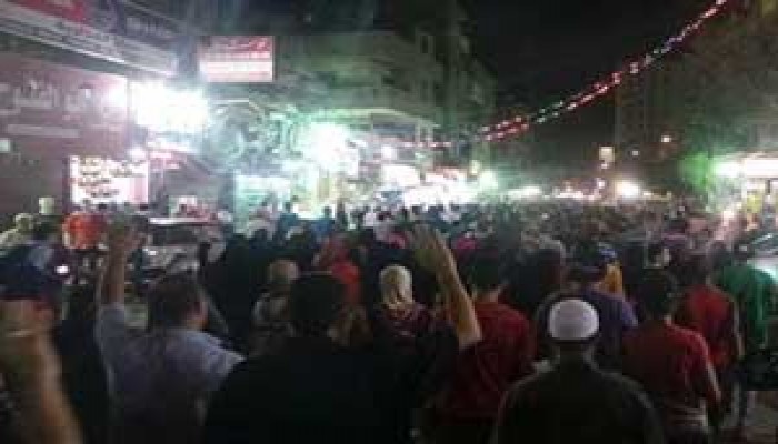 بالصور.. مظاهرة ليلية لشرق القاهرة تطالب بإعدام السفاح