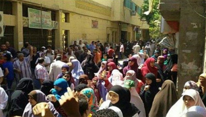 مشاركة نسائية واسعة في مسيرة المطرية