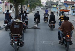 المقاومة الفلسطينية تعدم 18 عميلاً للعدو الصهيوني