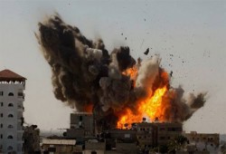 استشهاد زوجة قائد القسام محمد الضيف ونجله في قصف على غزة