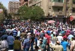 ثوار حلوان يتصدون للداخلية ويستكملون مسيرتهم