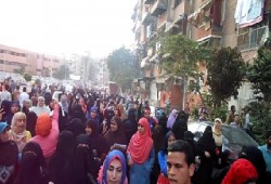 نساء بورسعيد ينتفضن للمطالبة بإعدام قادة الانقلاب