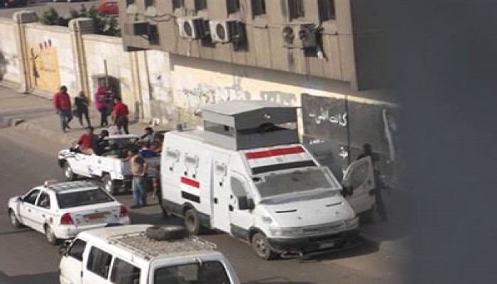 الانقلاب يغلق البوابات الرئيسية بجامعة القاهرة خوفًا من غضبة الطلاب