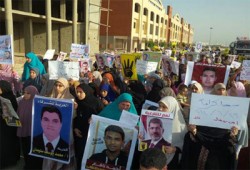 وقفة حاشدة لأحرار مدينة الفيوم تندد بأزمات الانقلاب