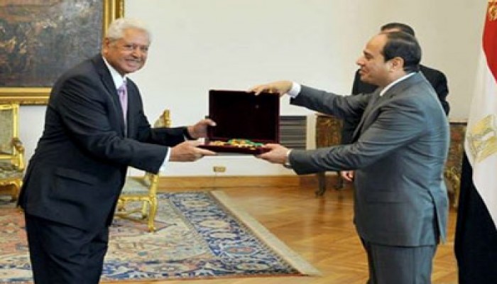 فضيحة.. السفاح يكافئ صاحب حكم حل الحرية والعدالة