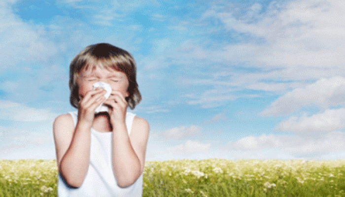 دراسة تحذر من خطر داهم على الأطفال بسبب الحلويات الملوثة