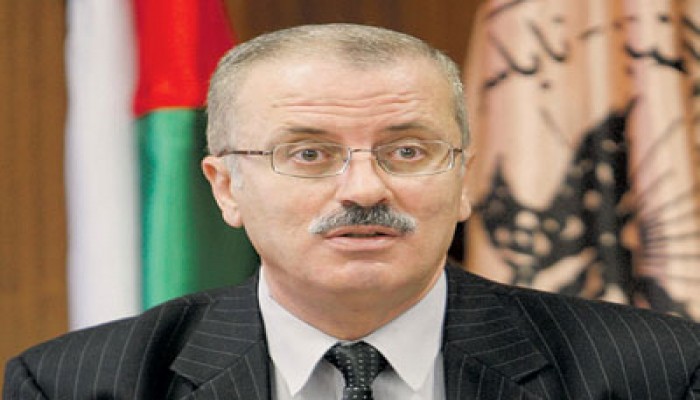 الحمد الله يطلب من الأونروا توفير الكهرباء لغزة عبر سفن