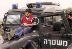 شهادات على استخدام الصهاينة مواطنين بغزة كدروع بشرية