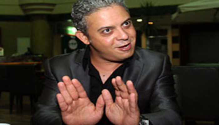 معتز مطر: قائد الانقلاب لم يترك مناسبة إلا لطخها بالدماء