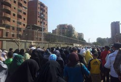 بالصور..عزبة النخل تطالب بعودة الشرعية صباح العيد