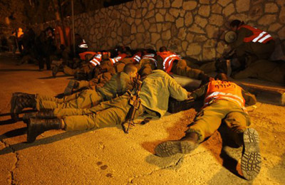 إصابة قائد فرقة مظلات صهيوني بجراح حرجة بخان يونس