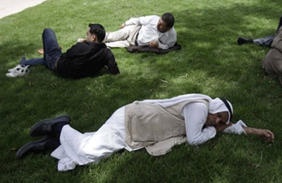 الانقلاب يمنع وصول قافلة إغاثة لغزة ويرفض دخول جرحاها للعلاج