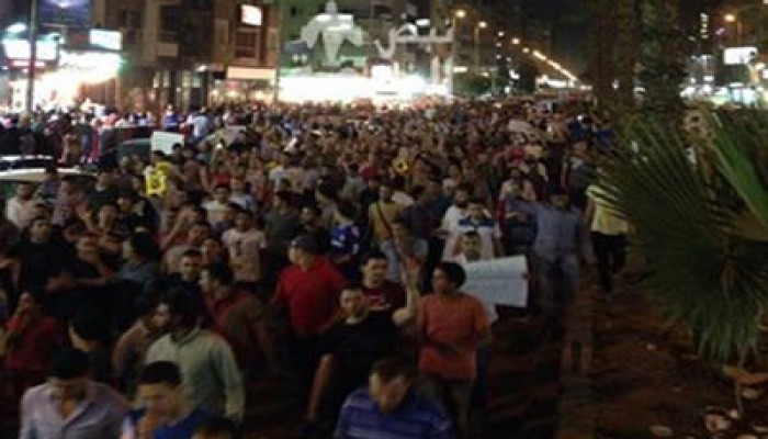 المحلة الكبرى تندد بالعدوان على غزة في مسيرة ليلية حاشدة