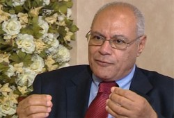 اليوم.. نظر طعن "قنديل" على حكم حبسه وعزله