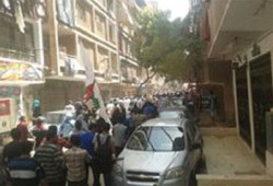 الآﻻف من ثوار عين شمس يواصلون مسيرتهم برغم الاعتداء