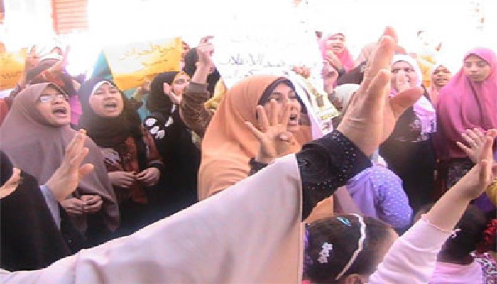 الانقلاب يزيد معاش العسكريين ويحرم الفقراء