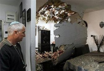 "القسام" تنجح في إرسال رسائل (SMS) لتهديد الصهاينة