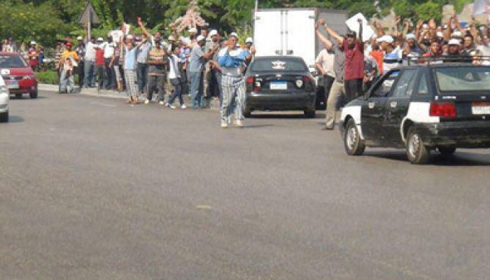 مظاهرة فجرًا أمام الحرس الجمهوري في ذكرى مجزرة الساجدين