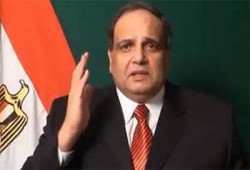 عمر عفيفي: السيسي المختل يذبح الشعب بسكين ساويرس