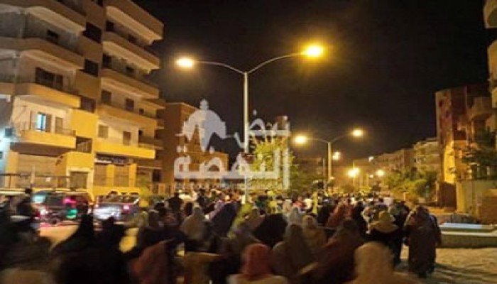 مسيرة حاشدة بأكتوبر تندد بجرائم الانقلاب ضد المعتقلين