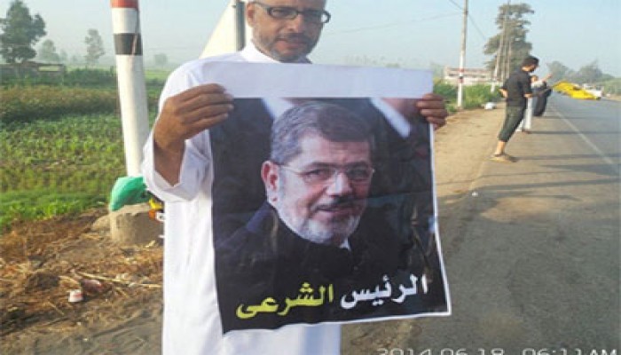 فيديو.. سلاسل بشرية بههيا رفضا للانقلاب الدموي وخرابه