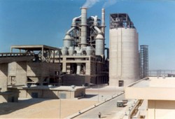 الانقلاب يغلق 6 مصانع بالعاشر وتشريد آلاف العمال