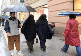 "تأييد  حظر النقاب بفرنسا.. وصاحبة الدعوى: الحكم ضد الحرية