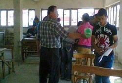 حكومة  الانقلاب تفشل في السيطرة على تسريب الامتحانات