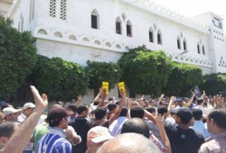 ‏فيديو.. أهالي العوايد في مسيرة حاشدة بمليونية "سنحيا كرامًا"