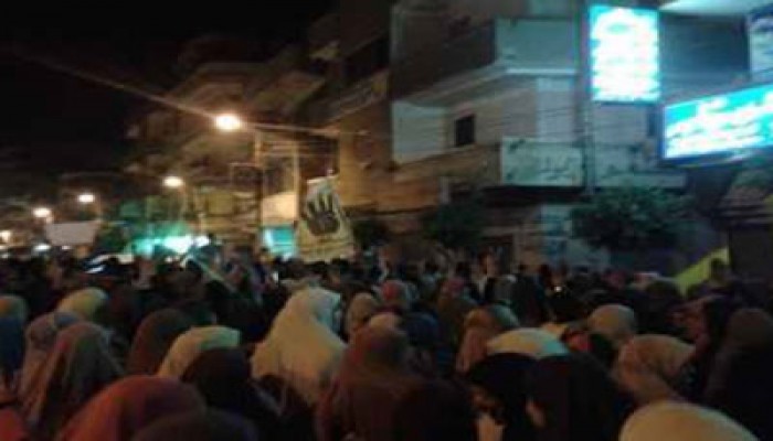 مباشر.. الدخيلة تندد بحرب الانقلاب على الإسلام في مسيرة ليلية