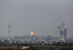 إصابة 4 فلسطينيين في سلسلة غارات صهيونية على قطاع غزة