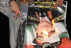 كاتب صهيوني ينصح "السيسي" بعدم كشف علاقاته مع الكيان