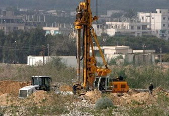 العدو الصهيوني بصدد بناء جدار عازل على الحدود مع الأردن