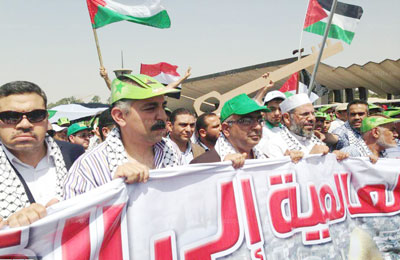 لبنانيون وأتراك يشاركون بمسيرة "نصرة القدس" في بيروت