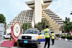 أنباء عن عودة السفراء للدوحة خلال أيام