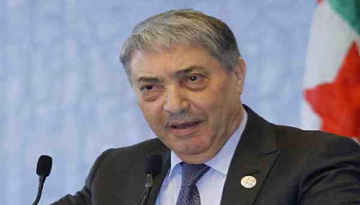 بن فليس يتهم السلطات الجزائرية بوقف صحيفة محلية تسانده