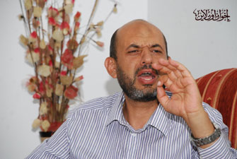 أيمن عبد الغني: التجمع على قاعدة واحدة خطوة لإسقاط الانقلاب