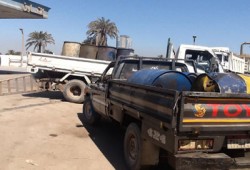 صحيفة أمريكية: أزمة الوقود مرتبطة بشكل وثيق بالوضع الأمني