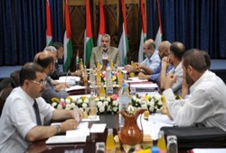 الحكومة الفلسطينية في غزة: شعبنا متمسك بأرضه وحقوقه