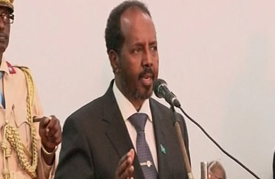 135 نائبًا صوماليًا يطالبون الرئيس بالاستقالة من منصبه