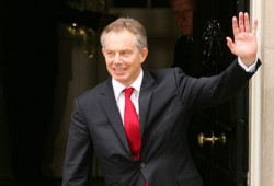 ريتشارد سبينسر: "بلير" مسئول عن انتشار الإسلام الراديكالي في المنطقة