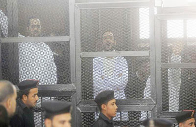 الإيكونوميست: حبس ماهر وعادل ودومة يؤكد أن القضاء ضد الثورة