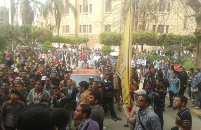 الديلي بيست: طلاب مصر تعهدوا بإنهاء الحكم العسكري