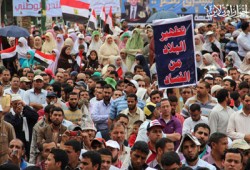 النيويورك تايمز: الانقلاب ينتقم ممن فضحوا فساد نظام "المخلوع"