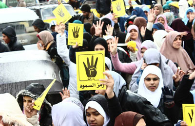 مواقع التواصل الاجتماعي تنقل تكتيكات التظاهر من أوكرانيا لمصر