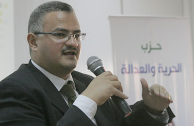 المحكمة تخلي سبيل "سبيع".. و"نيابة الانقلاب" تطعن