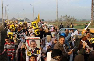 بث مباشر.. "قرية الرئيس" تنتفض رفضًا للانقلاب وتزوير استفتاء الدم