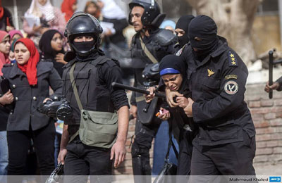 قمع طالبات الأزهر.. المروءة إذ تهرب من المشيخة