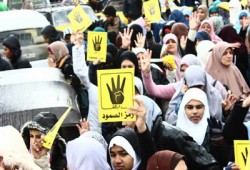 النيويورك تايمز: مظاهرات الجمعة وجهت ضربة جديدة لحكومة الانقلاب