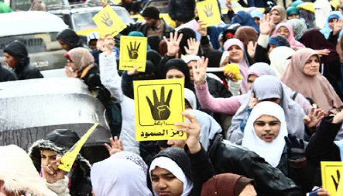 النيويورك تايمز: مظاهرات الجمعة وجهت ضربة جديدة لحكومة الانقلاب